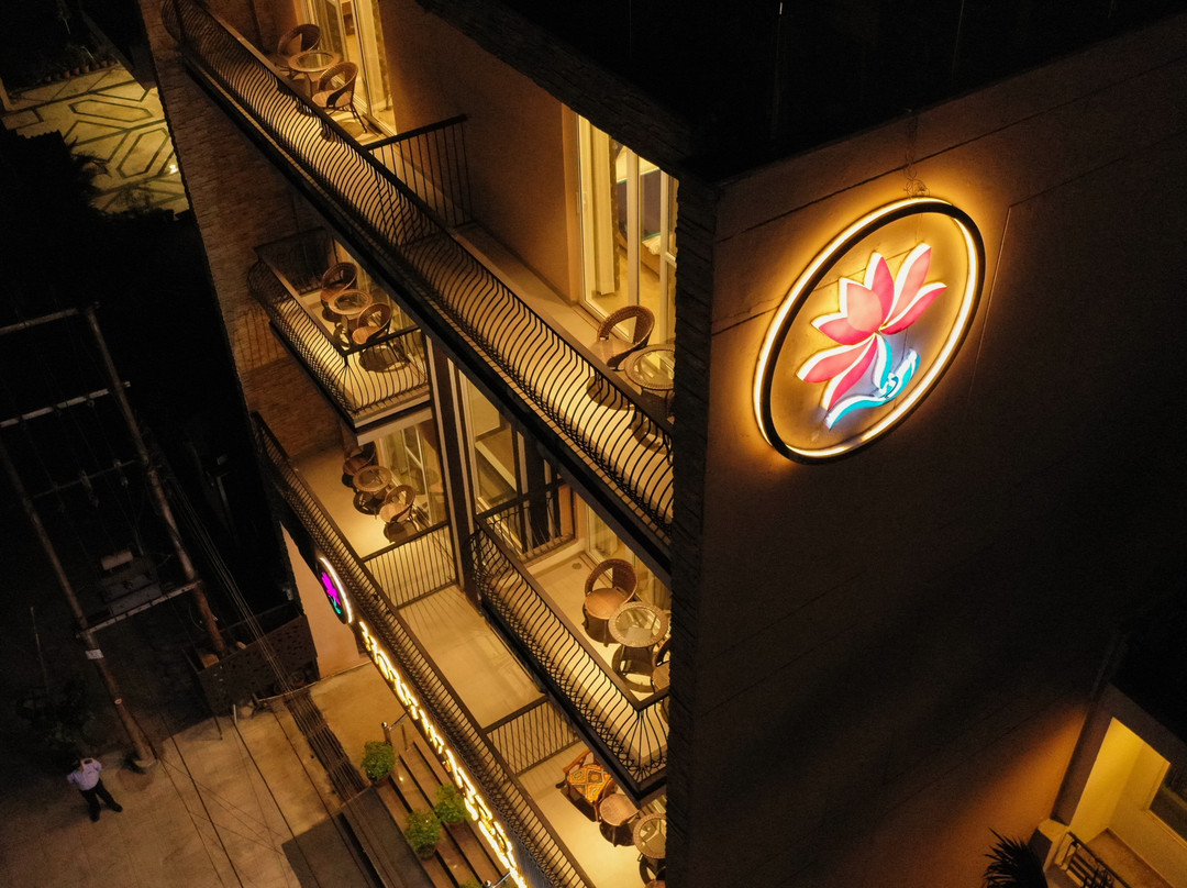 Holywater Hotel By Ganga Kinare主图