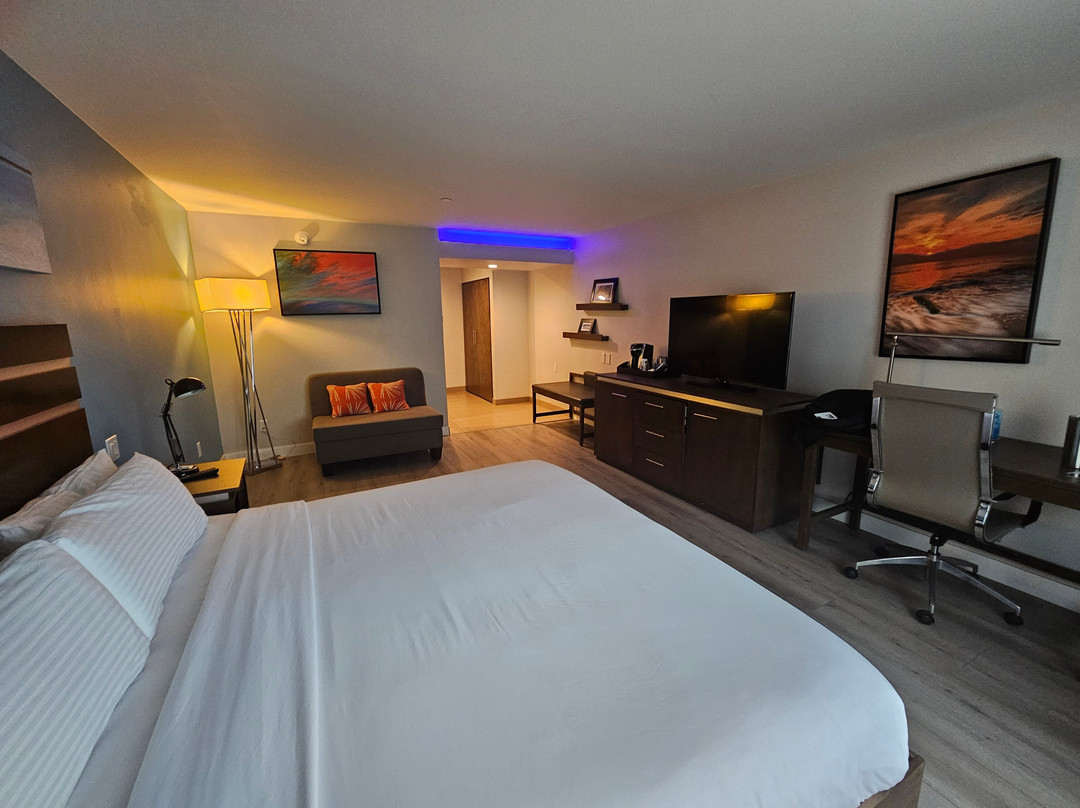 舒适套房酒店-长滩会议中心主图