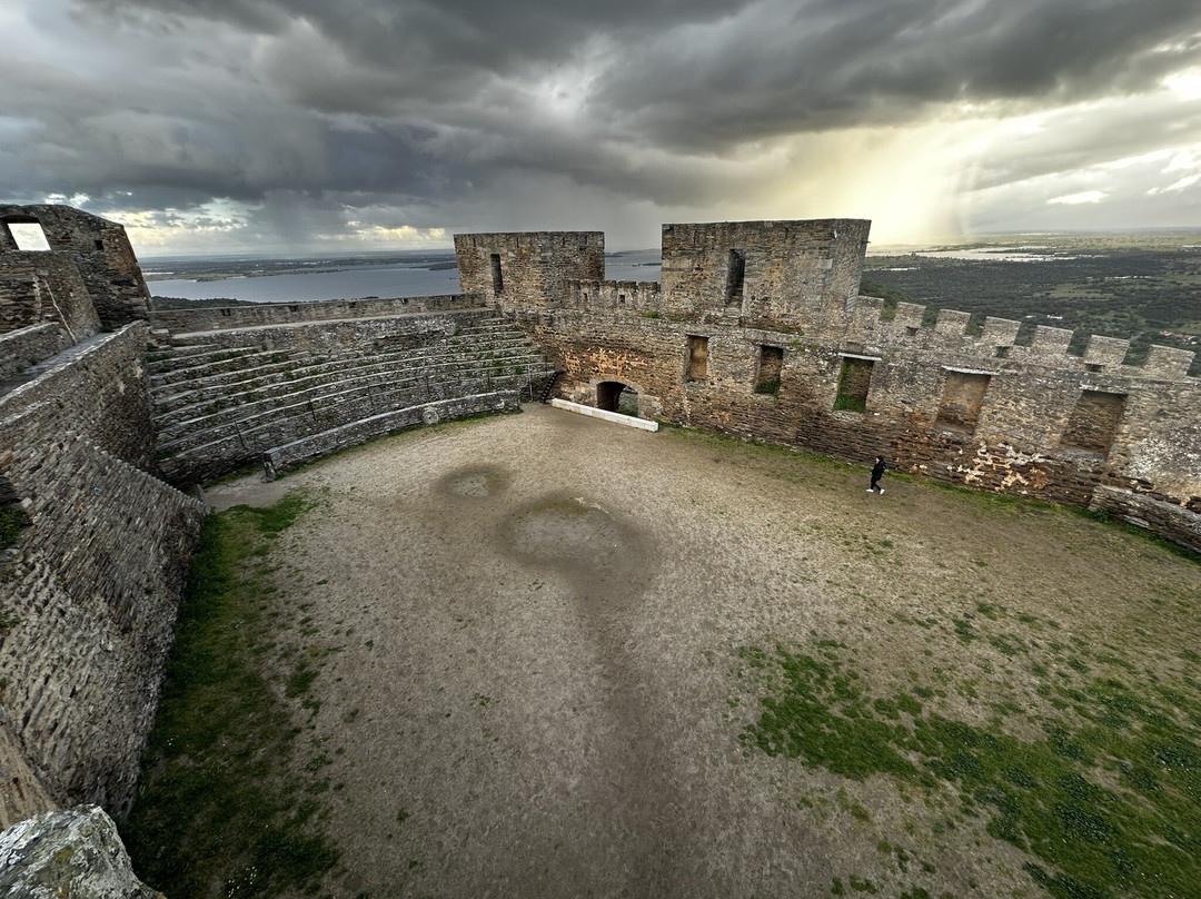 Monsaraz Castle and Walls-蒙萨拉斯必去景点