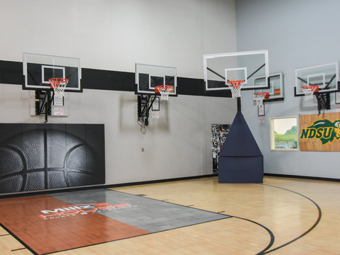 Millz House - Courts, Hoops & Recreation-Apple Valley必去景点