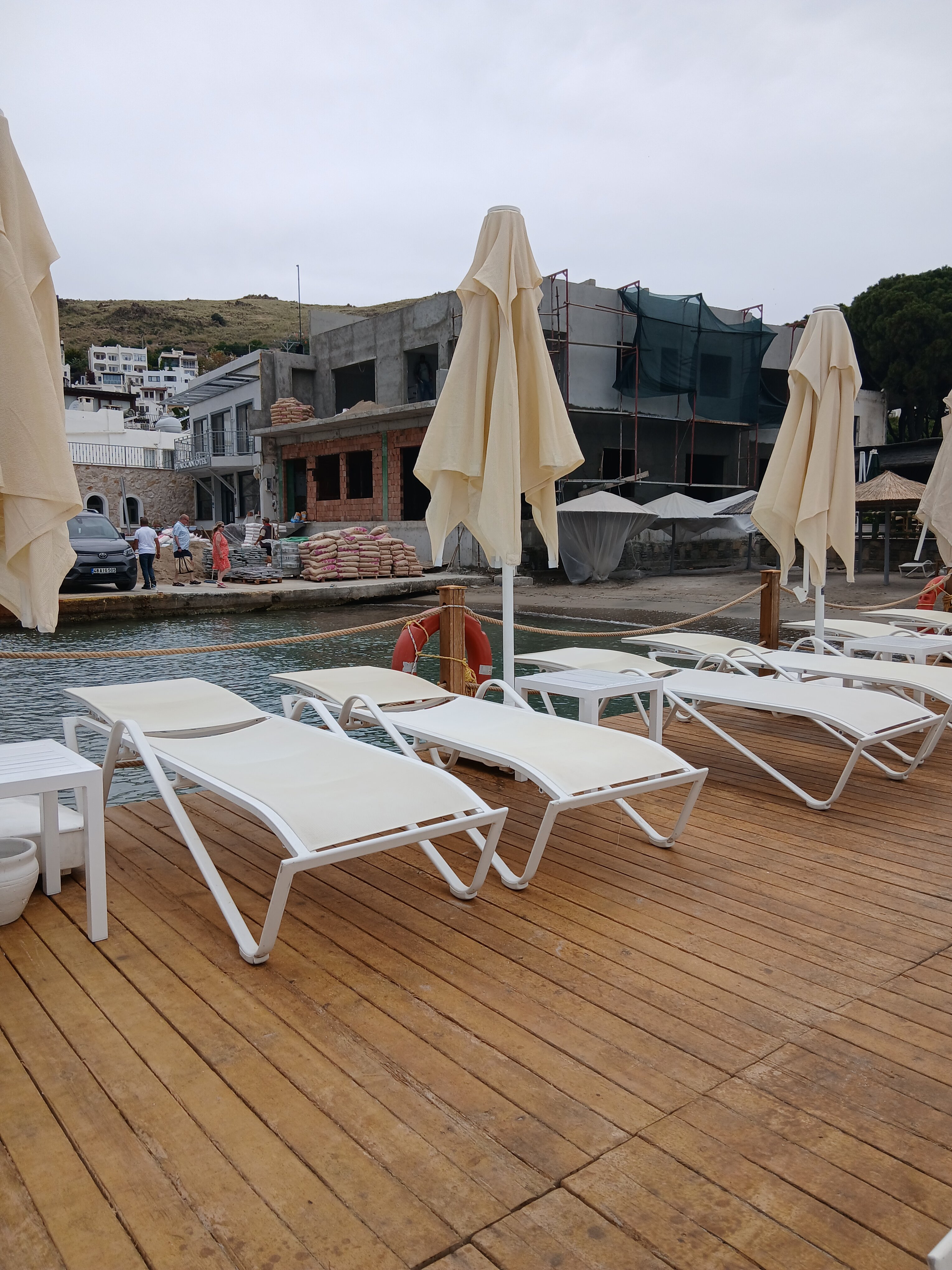 Bellazure Hotel-泳池