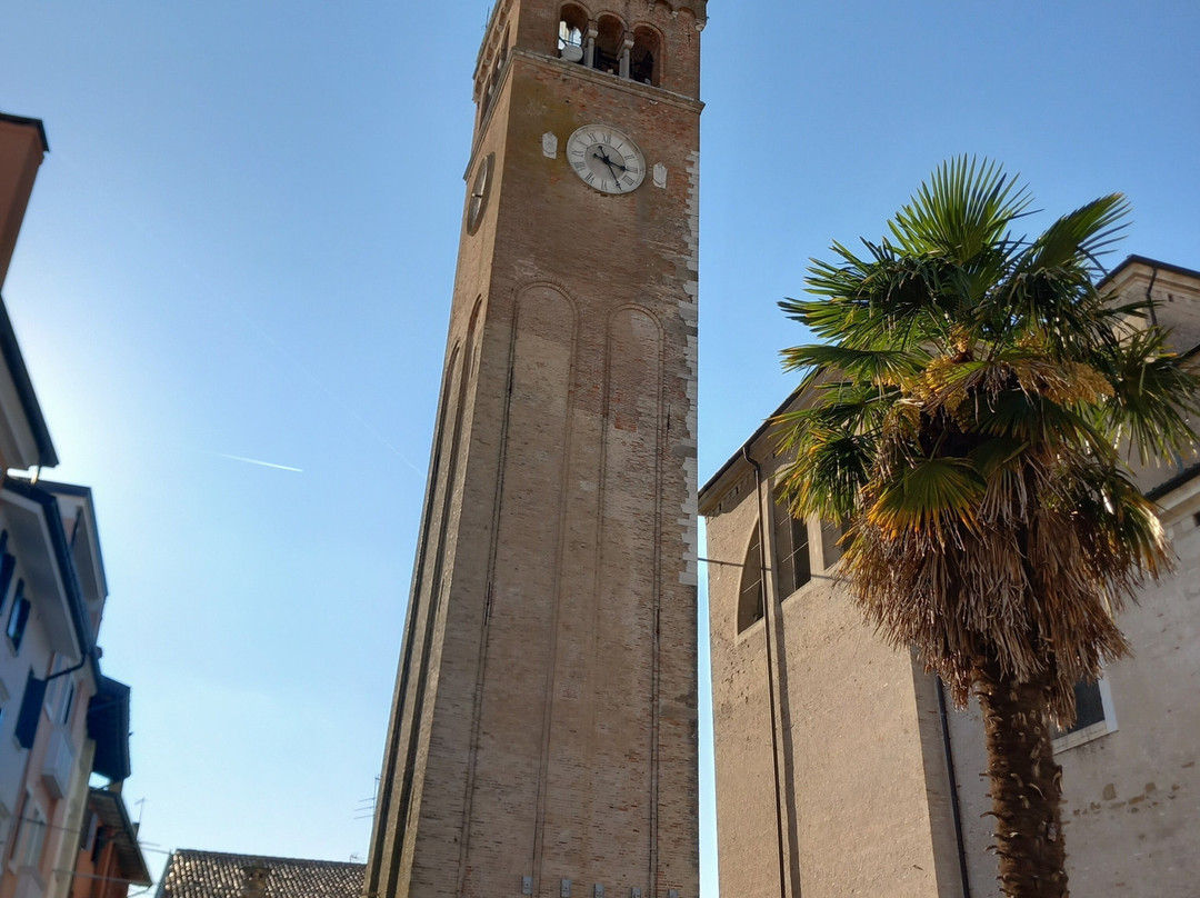 Torre Civica Campanaria-波尔托格鲁阿罗必去景点