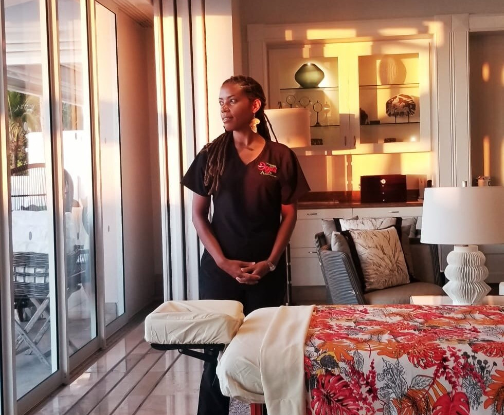 Massages by Sophia & Associates-拿骚必去景点