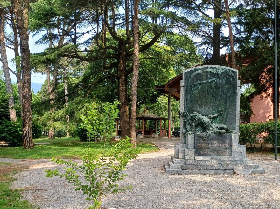 Monumento Ai Caduti-Mandello del Lario必去景点