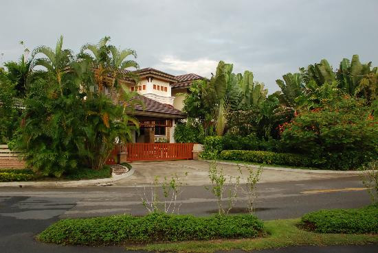 普吉岛游艇俱乐部主图