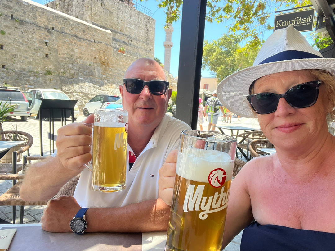 Knightail All Day Cafe Bar