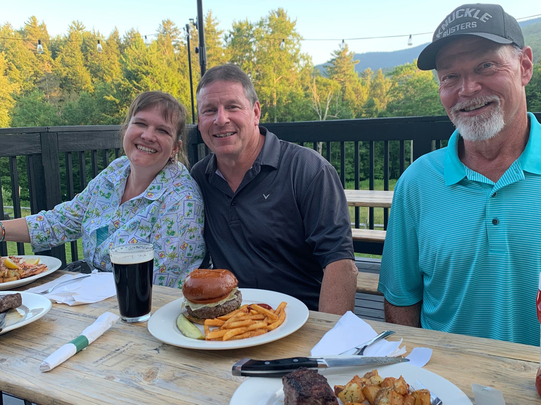 Hunter Lodge, a Bluebird by Lark主图