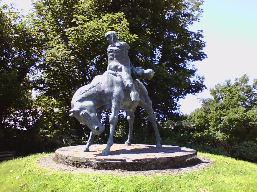 The Two Kings Statue-Harlech必去景点