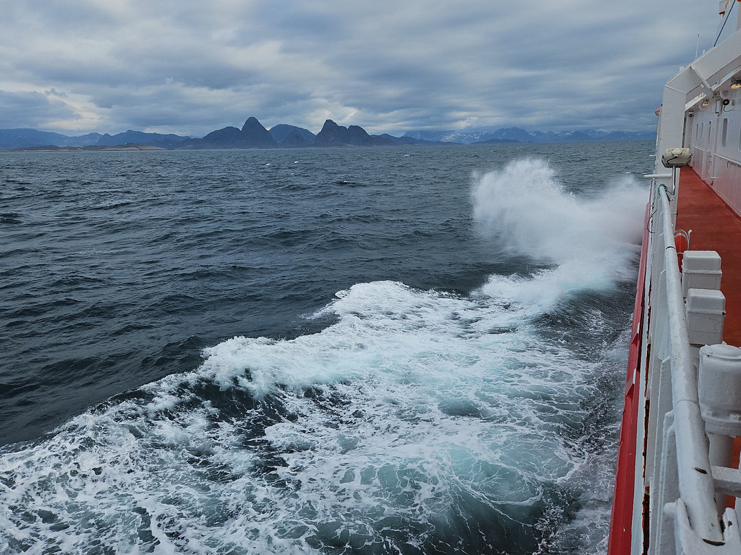 Arctic Umiaq Line-努克必去景点