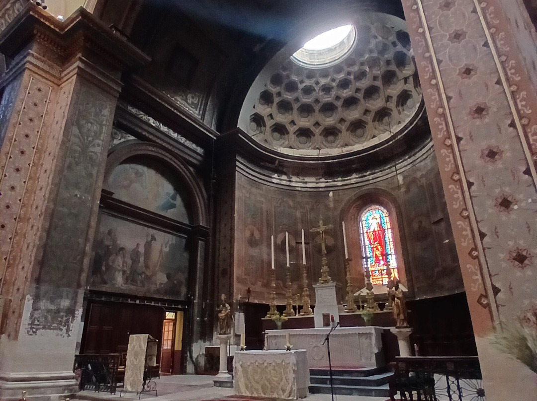 Église Catholique Collégiale Saint-Martin-圣雷米必去景点