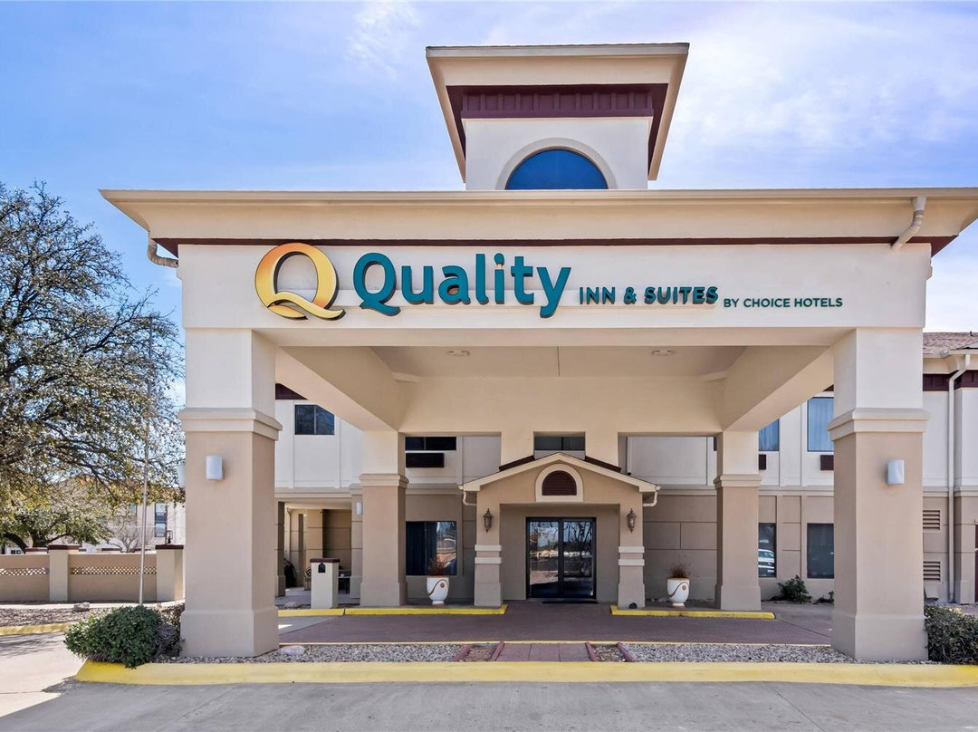 格兰伯里酒店住宿-Quality Inn & Suites