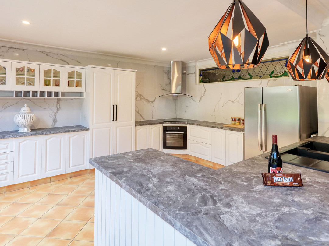 Mt Tamborine Stonehaven Guest House主图