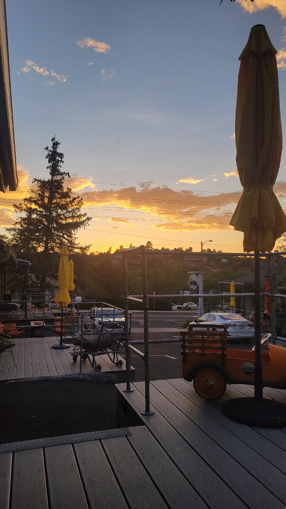 小屋汽车旅馆-官方