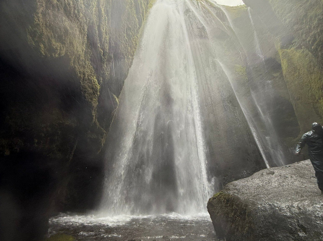 Gljufrabui Waterfalls-霍尔斯沃德吕尔镇必去景点