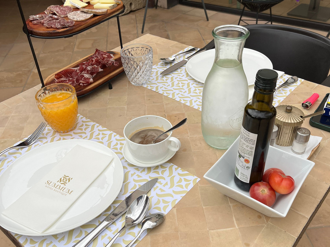 Hotel Monells Summum主图