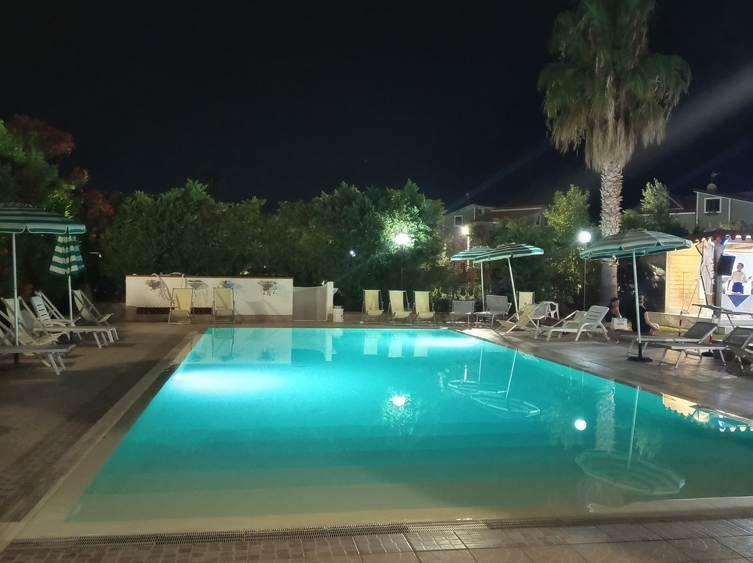 Sea Breeze Hotel Club主图