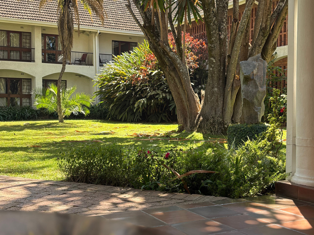 勃朗特酒店主图