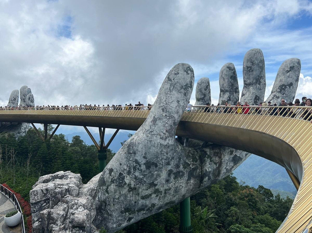 Golden Bridge-岘港必去景点