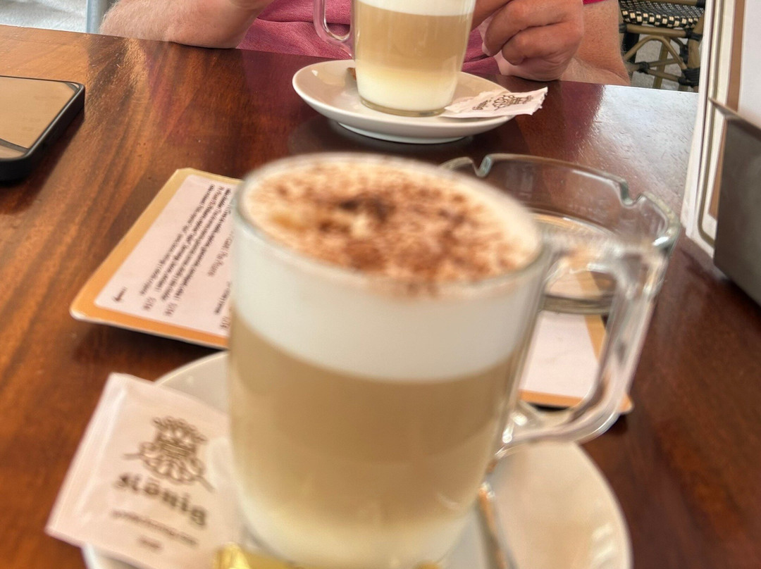 Placa de la Independencia-赫罗那必去景点