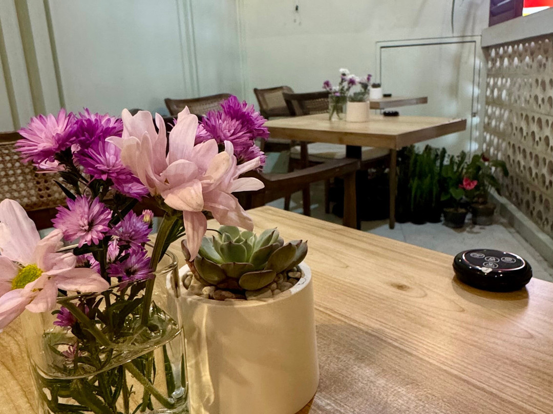 Tata All-day Brunch And Coffee