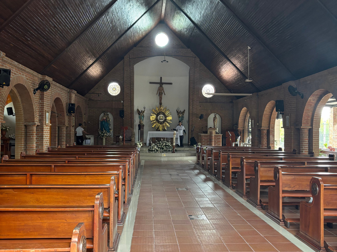 Iglesia San Miguel Arcangel-佩雷拉必去景点