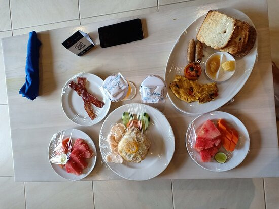 罗维纳酒店主图