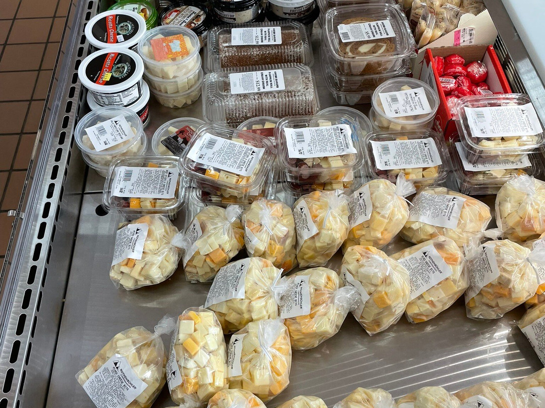 Rothenbuhler Cheese Chalet-Middlefield必去景点