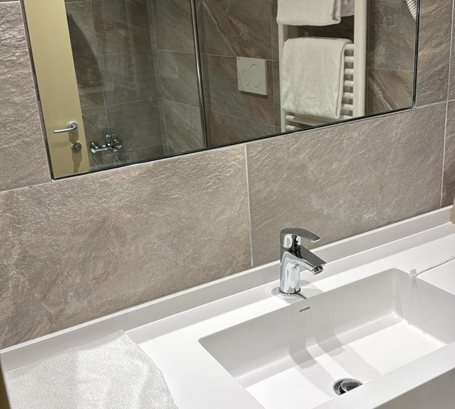 亚历山大酒店 主图