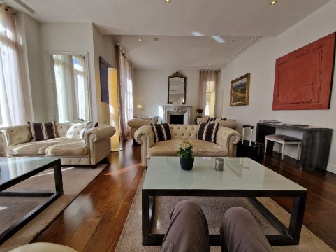 保利塔别墅酒店-官方