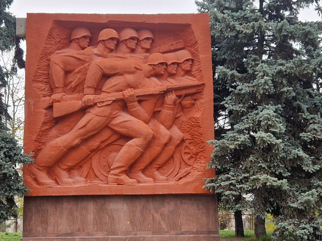 Victory Memorial and Eternal Flame-基希讷乌必去景点