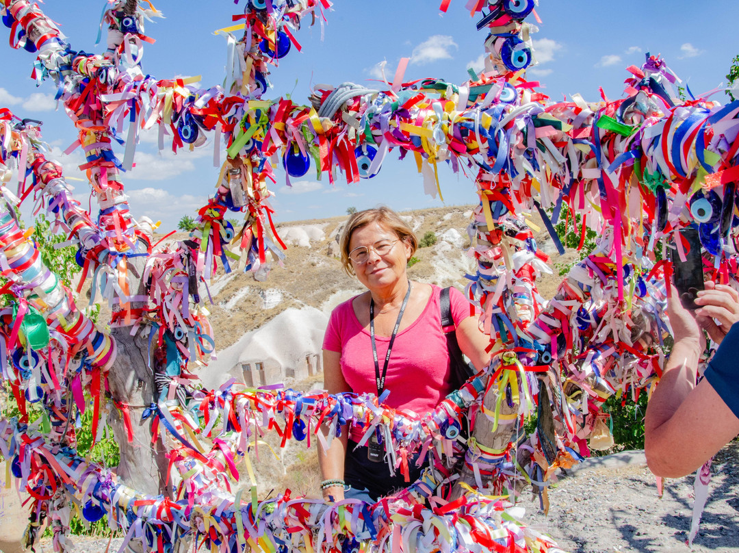 Evil Eye Tree-乌奇萨必去景点