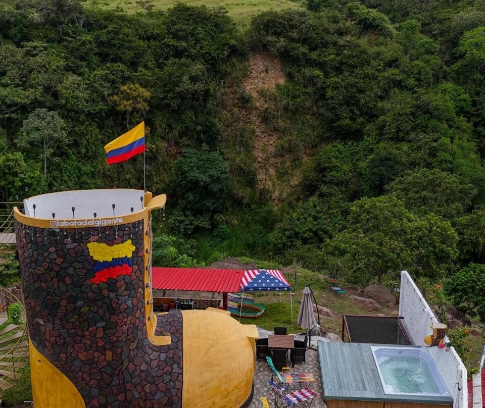 La Bota Del Gigante