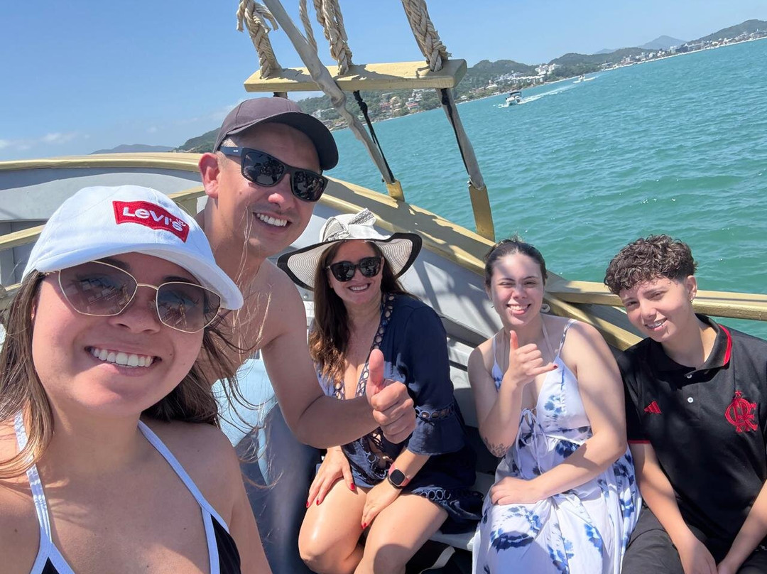 Passeio de Escuna Capitao Gancho Martin-Canasvieiras必去景点