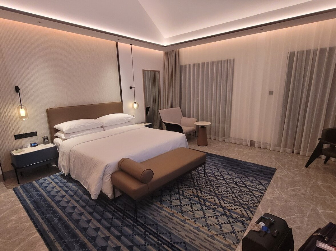 海南琼中福朋喜来登酒店主图