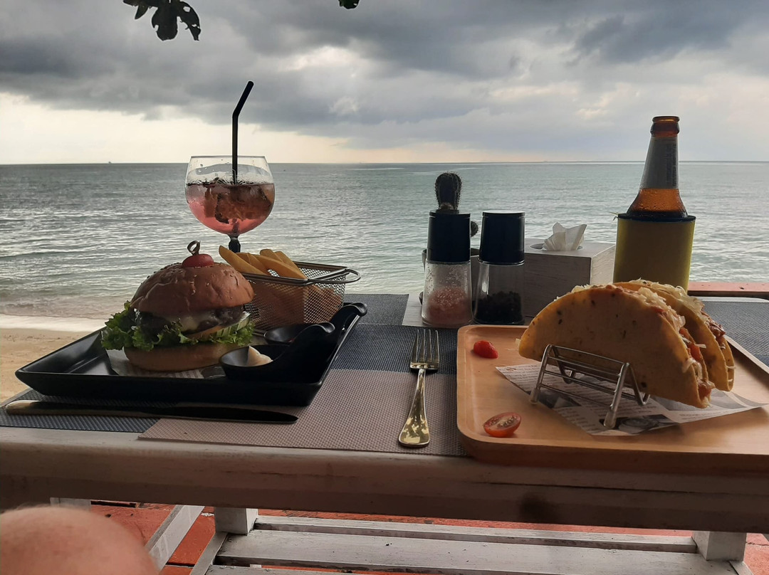 Mango Tree Sunset Bar & Cafe