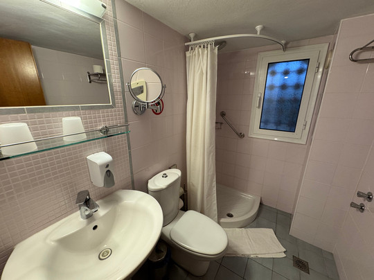 Karteros Hotel主图