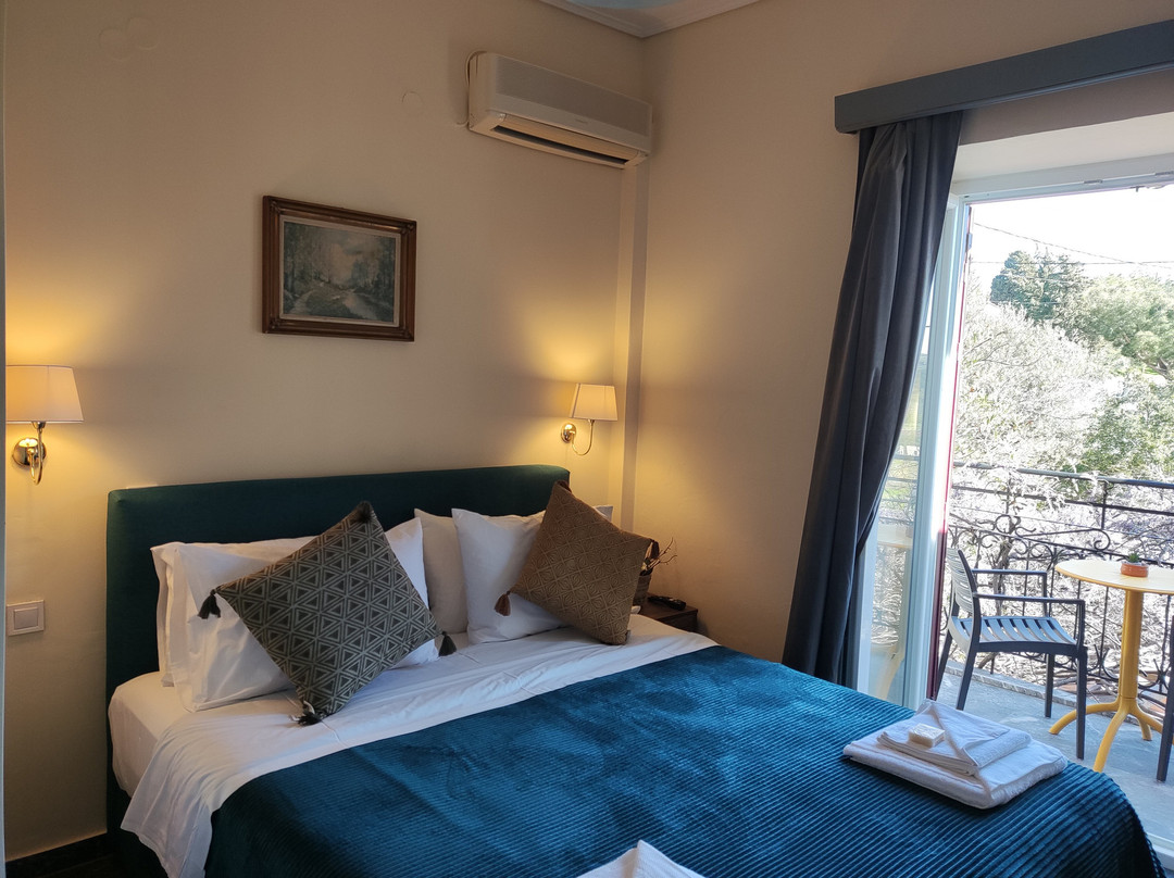 Iris Villa Hotel主图