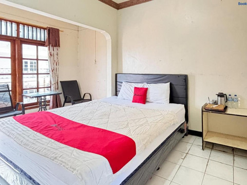 RedDoorz near Sarangan Lake