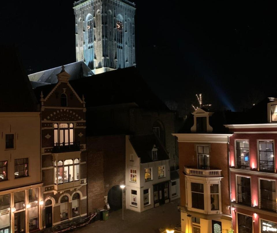 Hostel Deventer, prive kamers, hartje stad, aan de IJssel, met keuken, ontbijtbezorgdienst