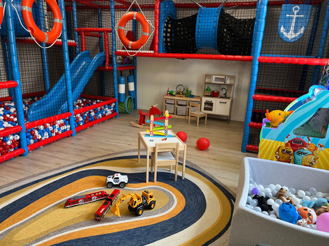 Factory Resort主图