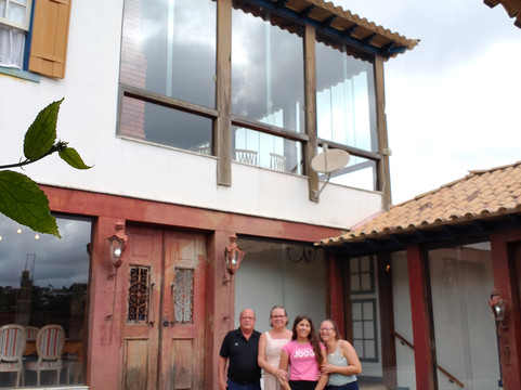 阿劳霍巴兹利奥旅馆主图