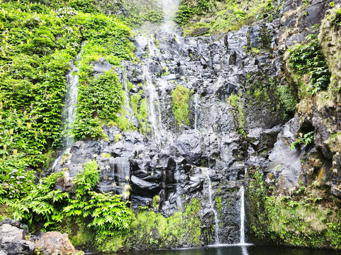 Cascata do Poço do Bacalhau-Faja Grande必去景点