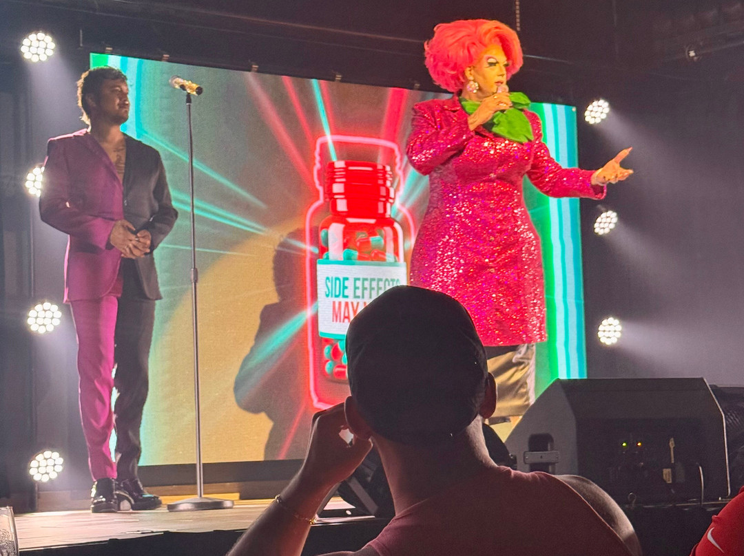 The Palm Cabaret and Bar-瓦拉塔港必去景点