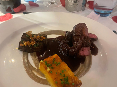 惠特利霍尔酒店主图