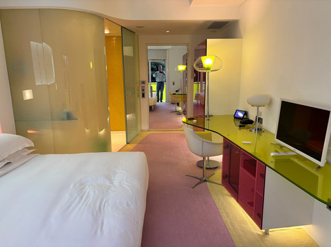 塞米勒米斯酒店主图