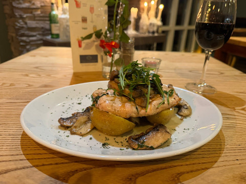 基尔塞斯船屋主图