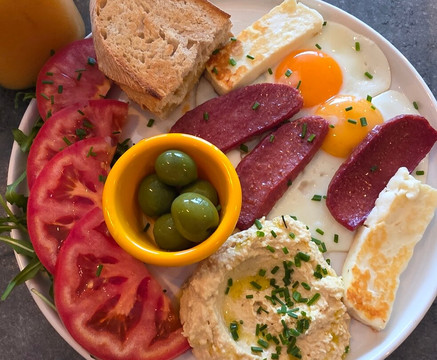 Redmoon Cafe & Bistro