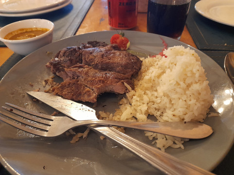 Restaurante y Parrillada Los Robles