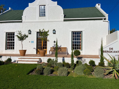 德贝尔坎特旅馆主图