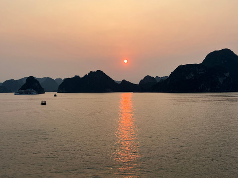 Viet Express Travel-河内必去景点